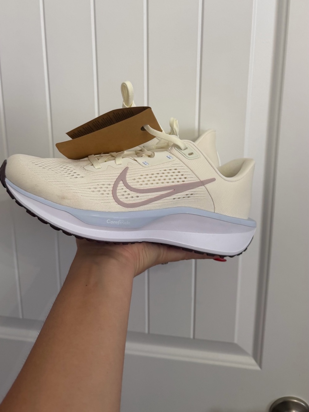 Nike Quest 6 Women's 10 Cream/Light Pink Running Sneakers